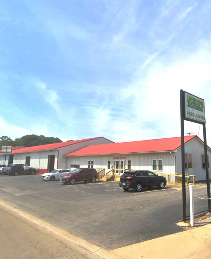 Exterior of Landers Towing and Collision facility in Salem