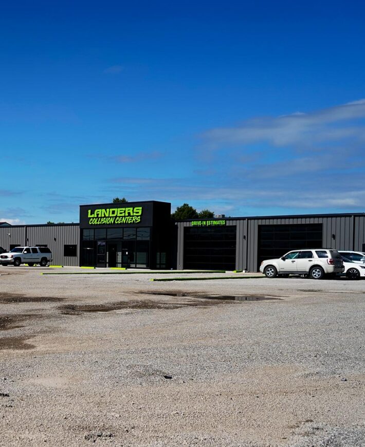 Exterior of Landers Collision Center in Mt. Vernon
